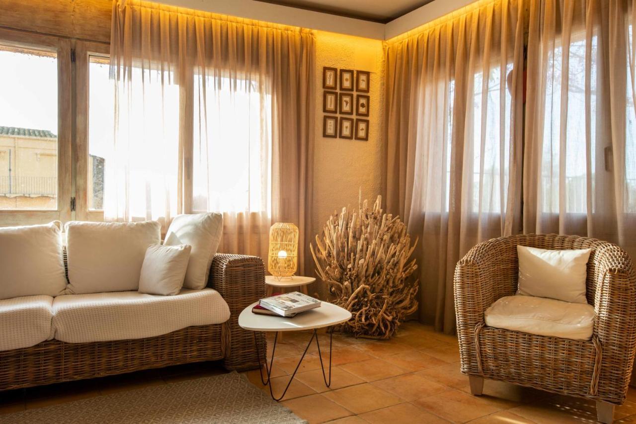 Hotel Boutique Niu De Sol - Designed For Adults Palau Saverdera ภายนอก รูปภาพ