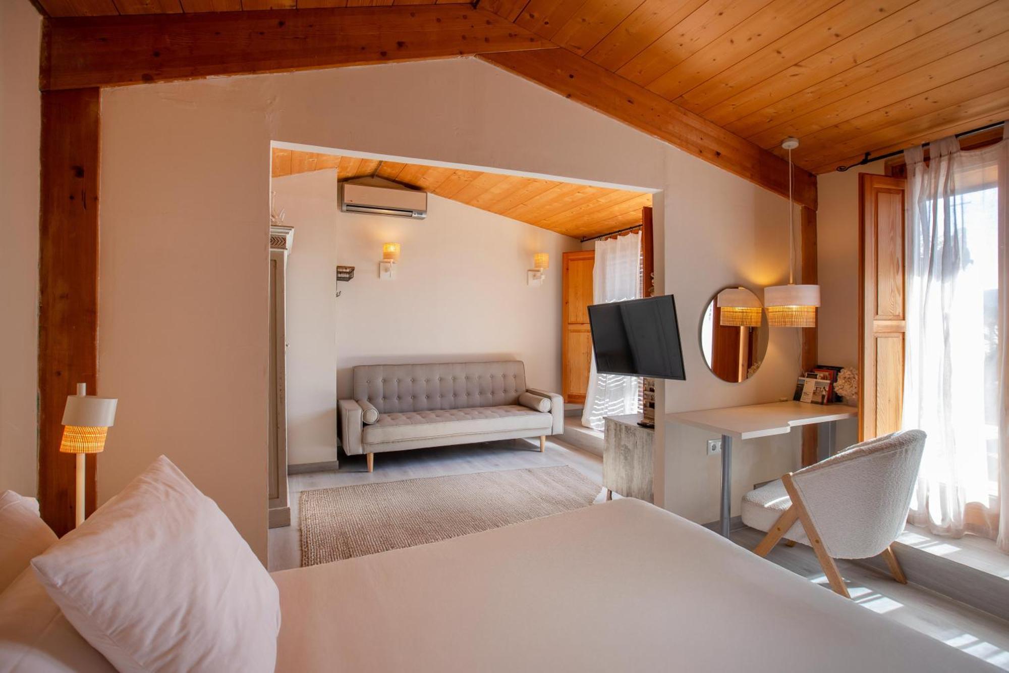 Hotel Boutique Niu De Sol - Designed For Adults Palau Saverdera ภายนอก รูปภาพ