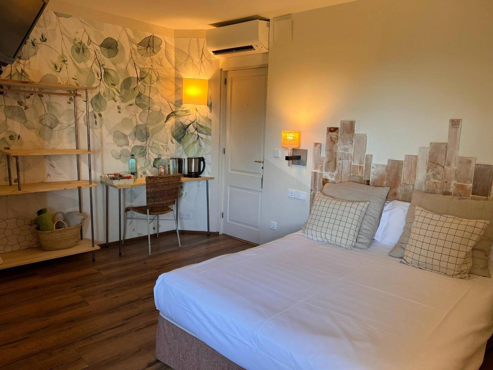 Hotel Boutique Niu De Sol - Designed For Adults Palau Saverdera ภายนอก รูปภาพ